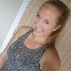 Meet your Posher, Stephanie